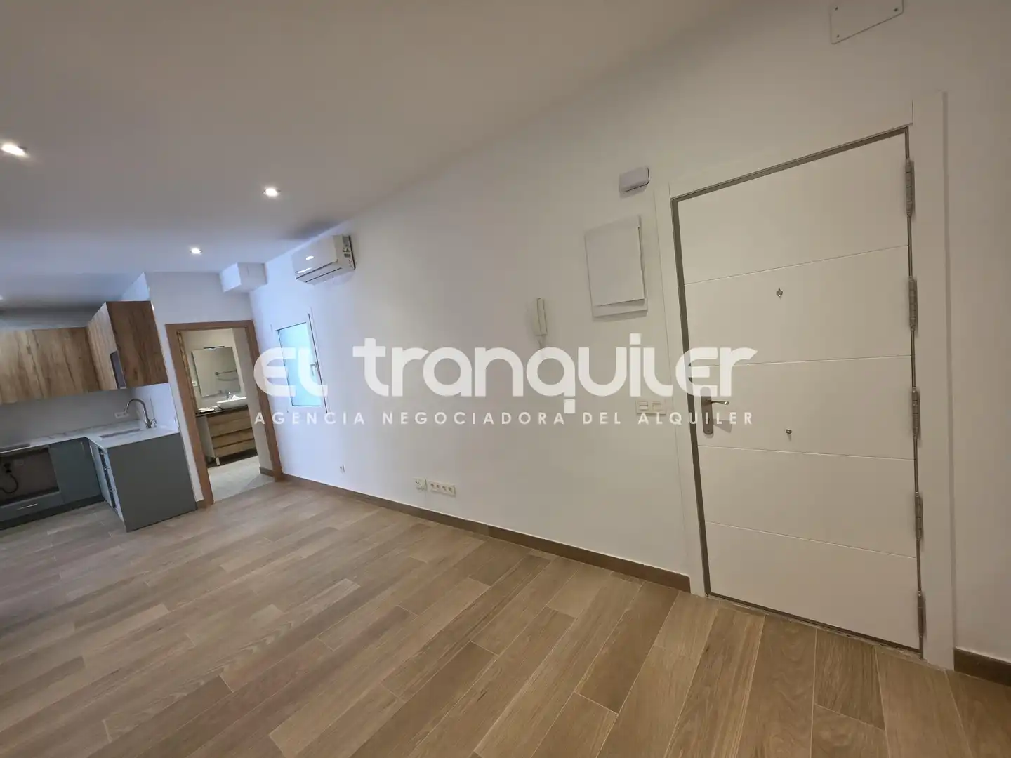 Schlafzimmer von Wohnung zur Miete in Madrid mit Klimaanlage