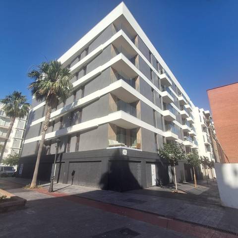 Local comercial en Alquiler en Puerto de Estepona