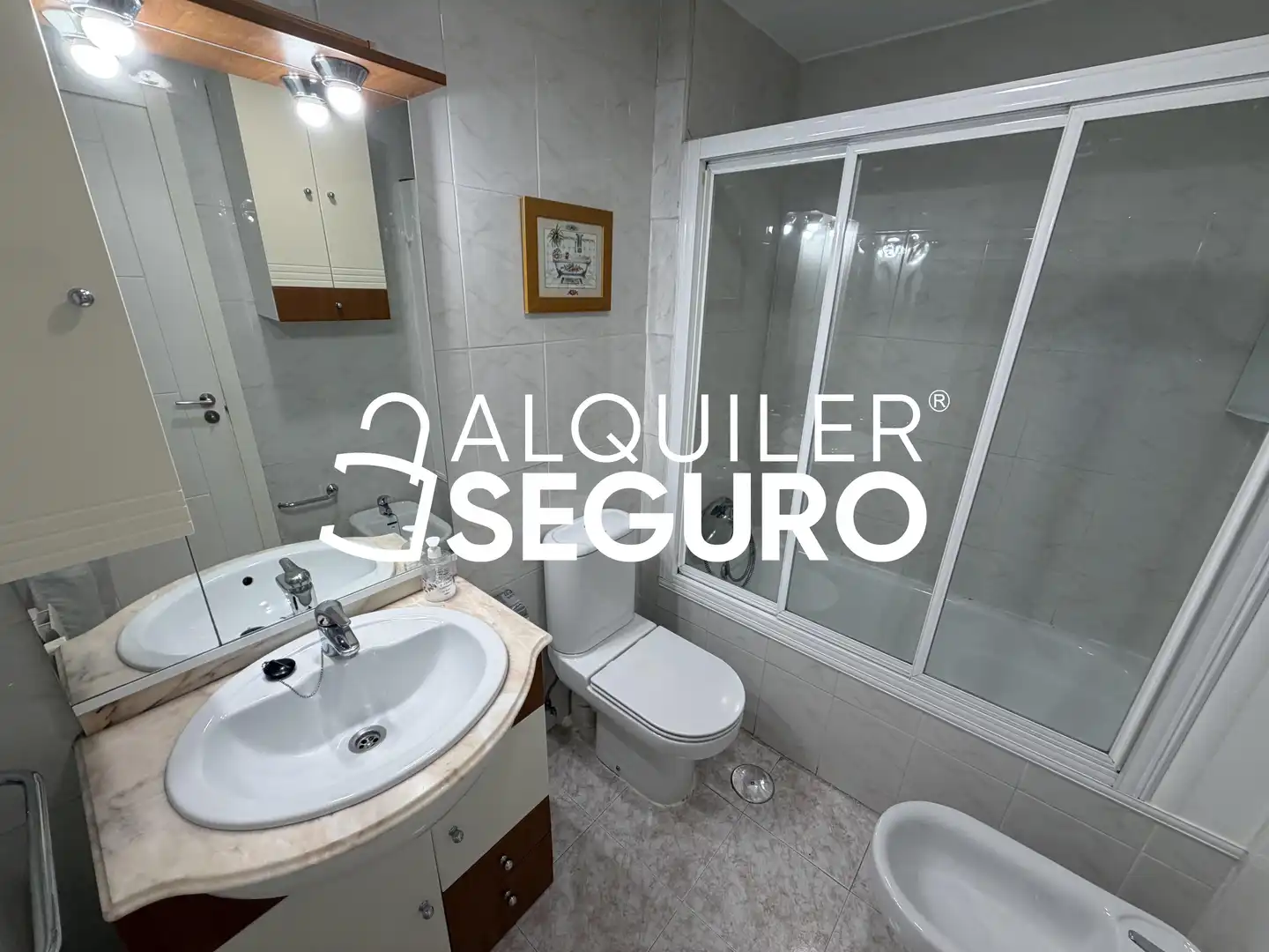 Badezimmer von Wohnung zur Miete in Getafe mit Klimaanlage und Heizung