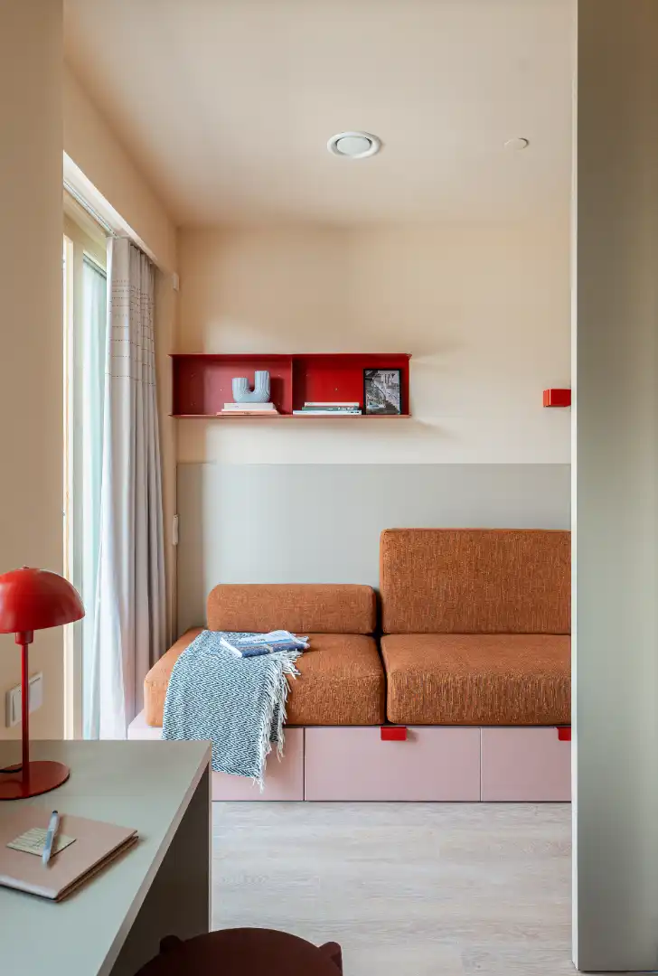 Sala d'estar de Apartament de lloguer en  Pamplona / Iruña amb Moblat, Microones i TV