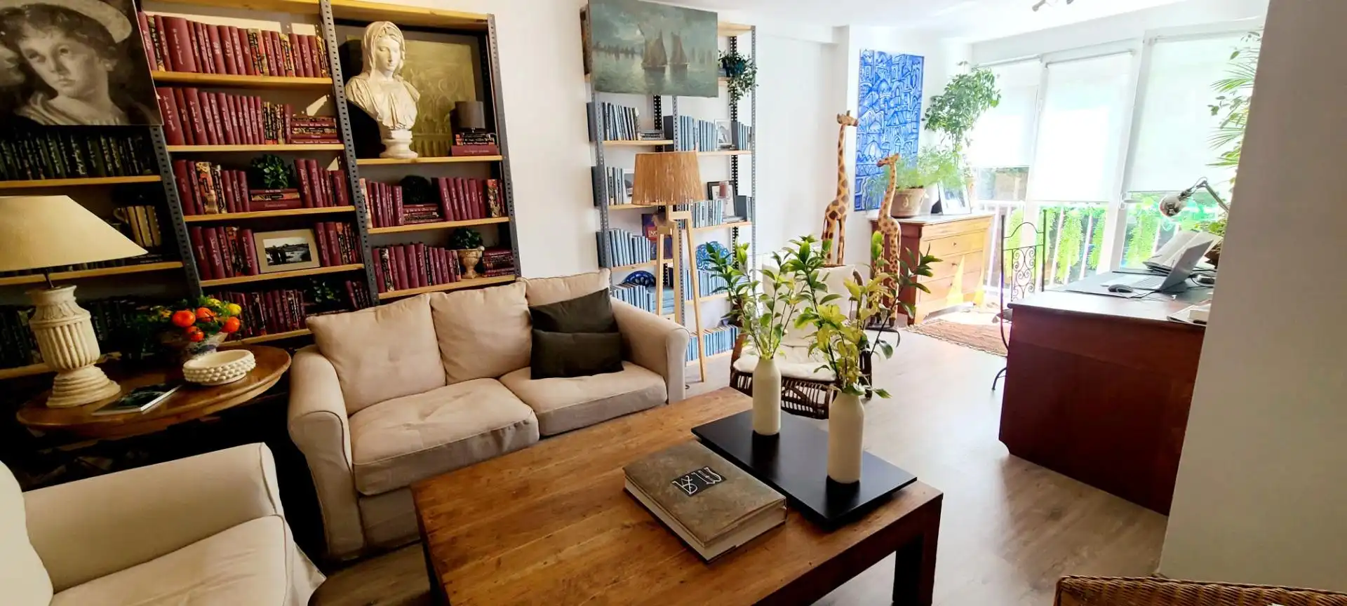 Sala de estar de Piso en venta en  Madrid Capital con Aire acondicionado y Balcón