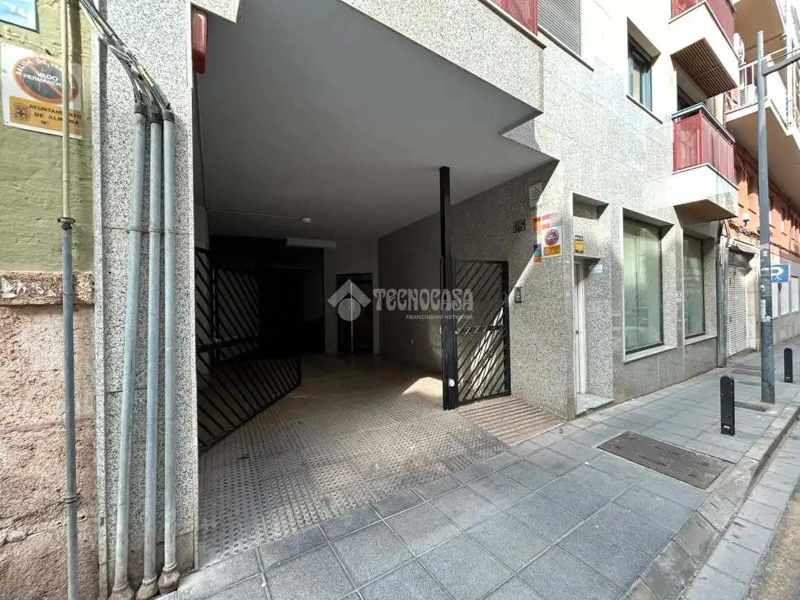 Vista exterior de Garaje en venta en Almería