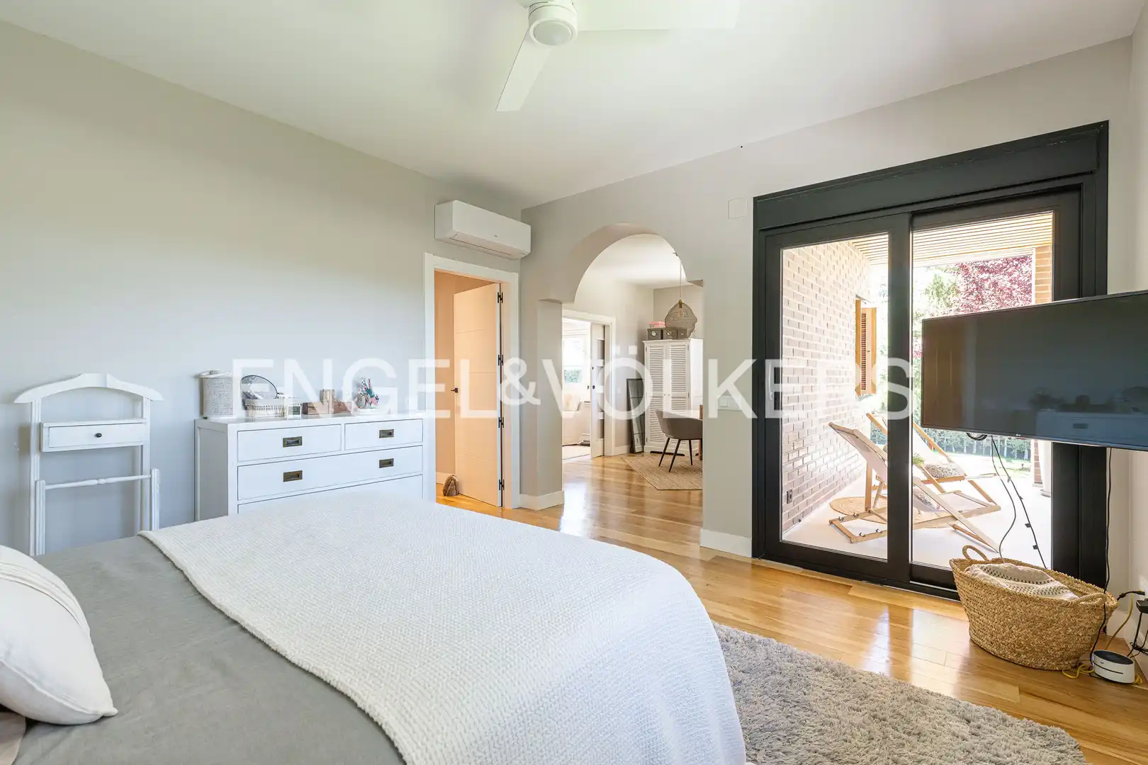 Habitación de Casa o chalet en venta en Boadilla del Monte con Aire acondicionado, Calefacción y Jardín privado