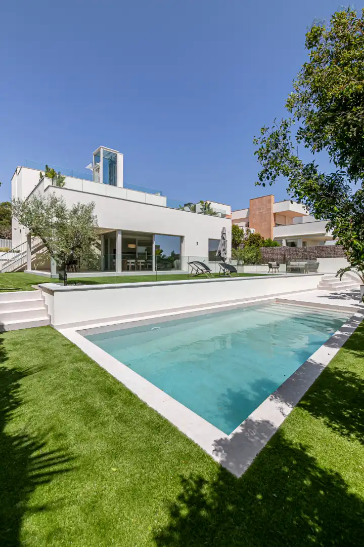 Schwimmbecken von Haus oder Chalet zum Verkauf in Sitges mit Klimaanlage, Heizung und Privatgarten