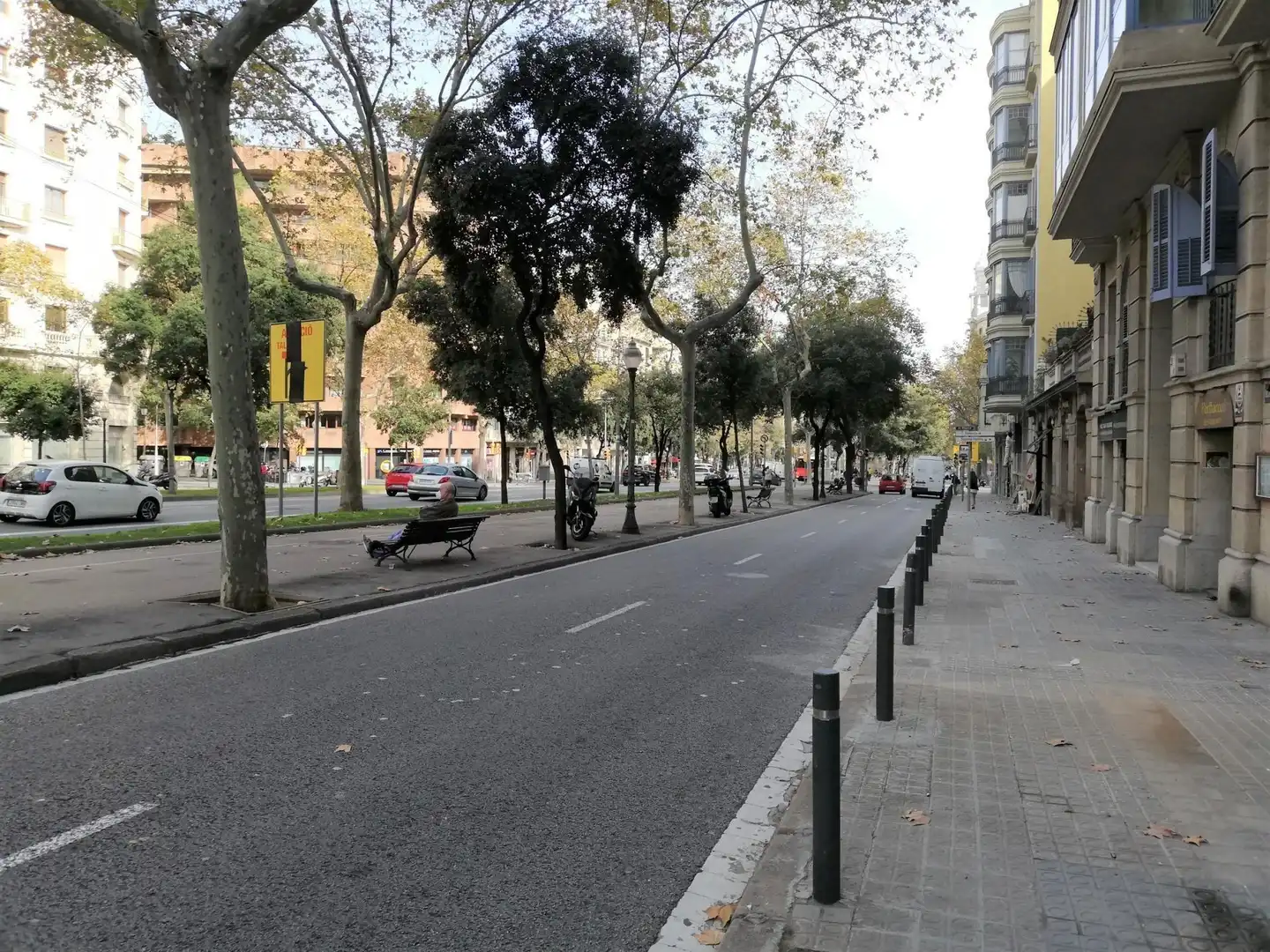 Vista exterior de Piso en venta en Barcelona con Calefacción y Balcón