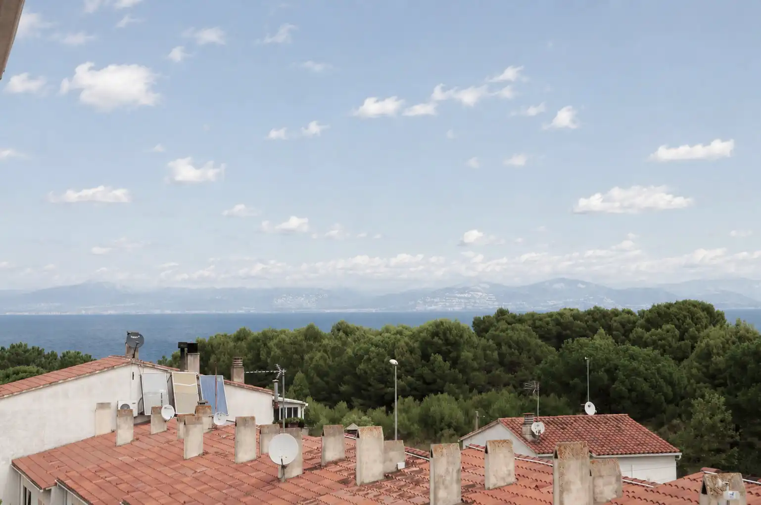 Vista exterior de Ático en venta en L'Escala con Calefacción, Terraza y Amueblado