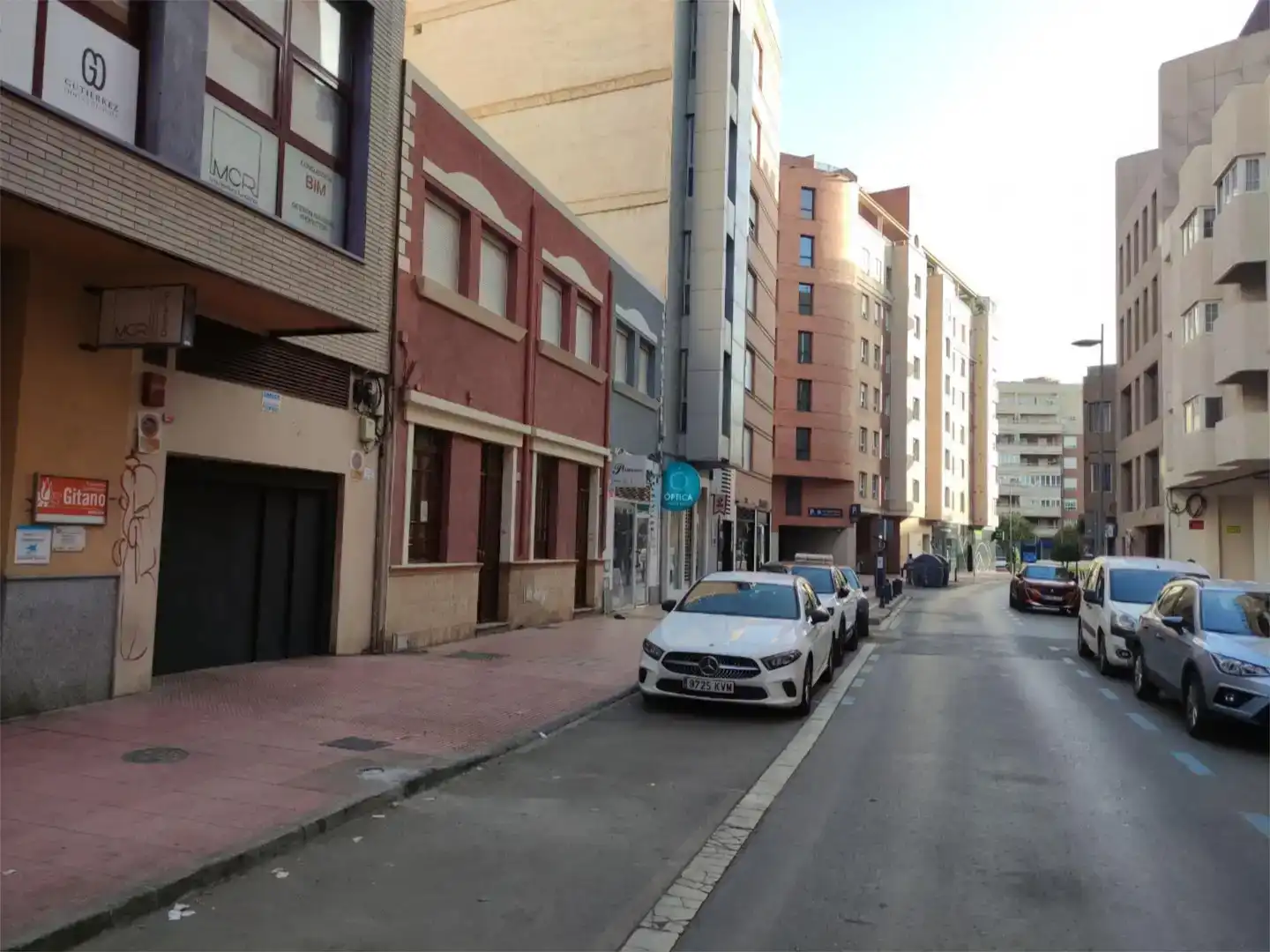 Vista exterior de Garatge en venda en Almería