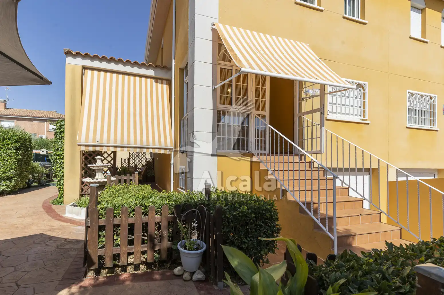 Casa aparellada amb piscina en venda a Torrejón del Rey, imagen 49
