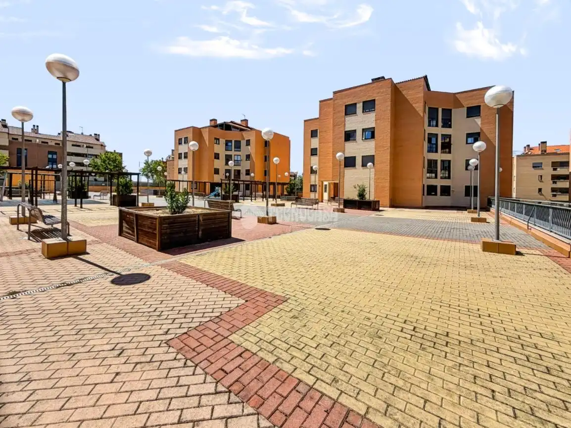 Vista exterior de Piso en venta en Navalcarnero con Calefacción, Parquet y Trastero