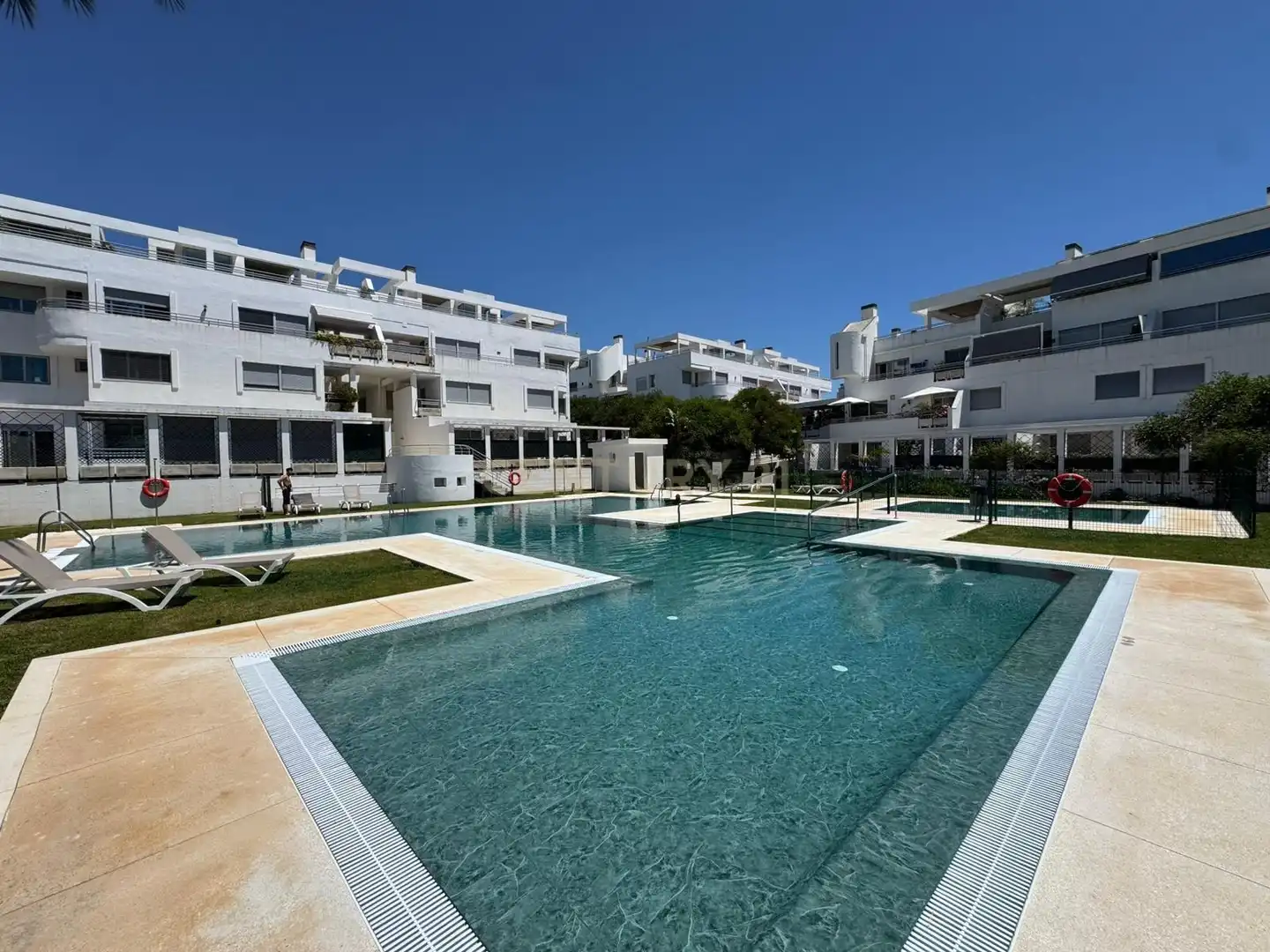 Außenansicht von Maisonette zum Verkauf in Mijas mit Klimaanlage, Privatgarten und Abstellraum