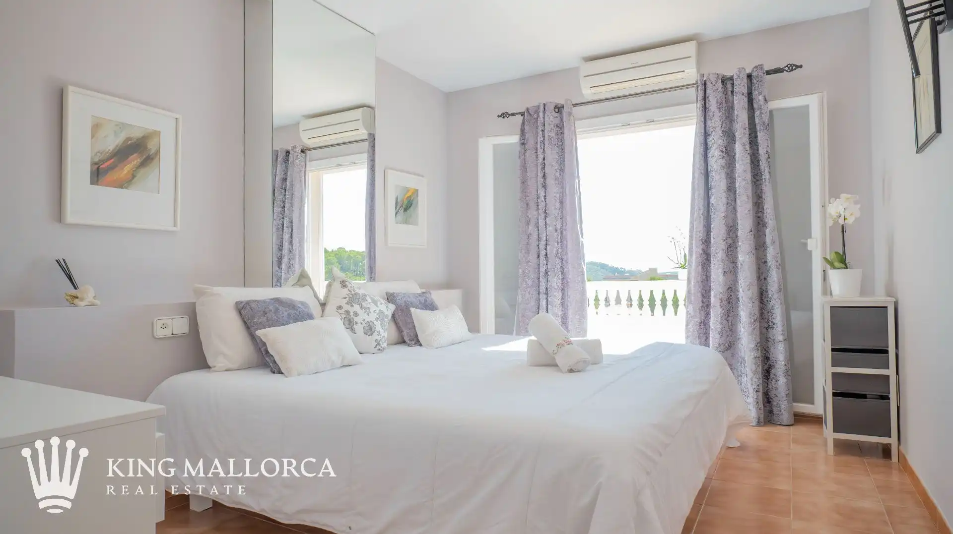 Schlafzimmer von Einfamilien-Reihenhaus zum Verkauf in Calvià mit Klimaanlage, Heizung und Privatgarten
