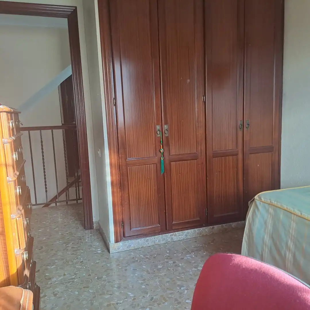 Casa adosada en venda en Dos Hermanas amb Aire condicionat, Traster i Piscina comunitària