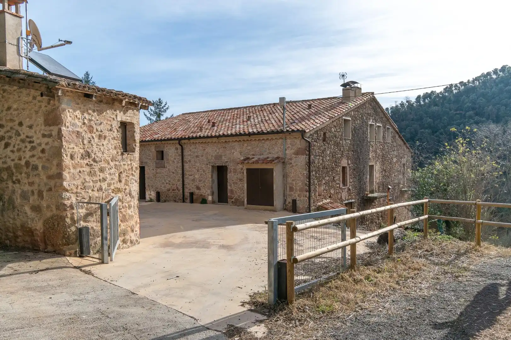 Vista exterior de Piso de alquiler en La Vall de Bianya con Calefacción, Jardín privado y Terraza