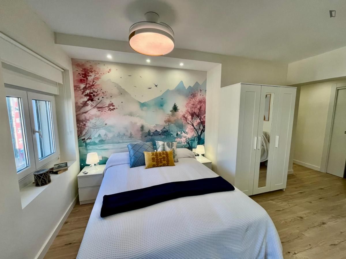 Habitación de Apartamento de alquiler en  Zaragoza Capital con Calefacción, Amueblado y Horno