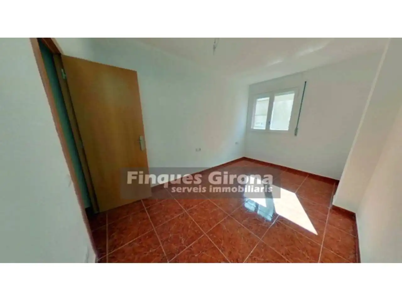 Flat with terrace for sale in Calle Empúries, imagen 9