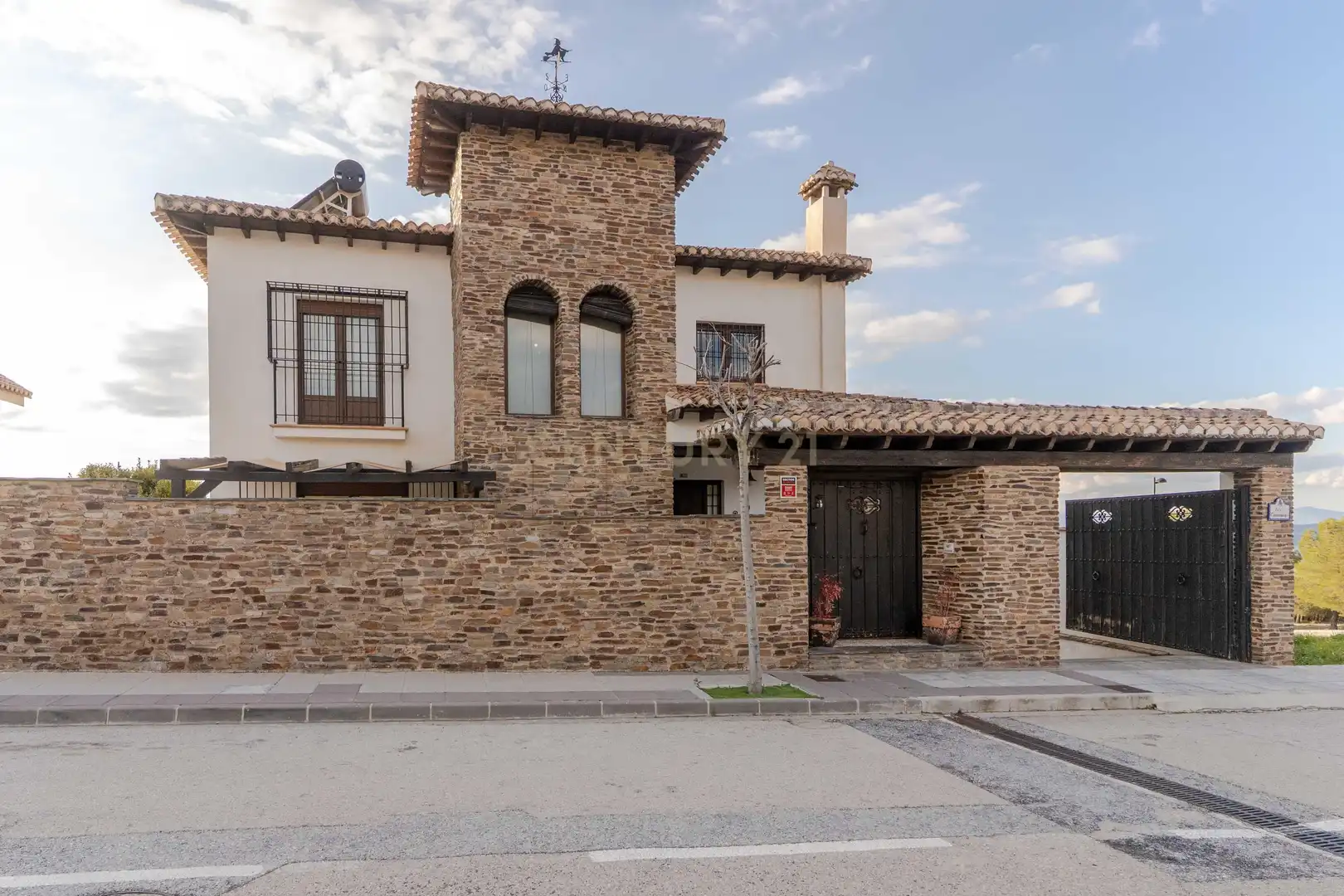 Vista exterior de Casa o chalet en venta en La Zubia con Aire acondicionado, Jardín privado y Trastero