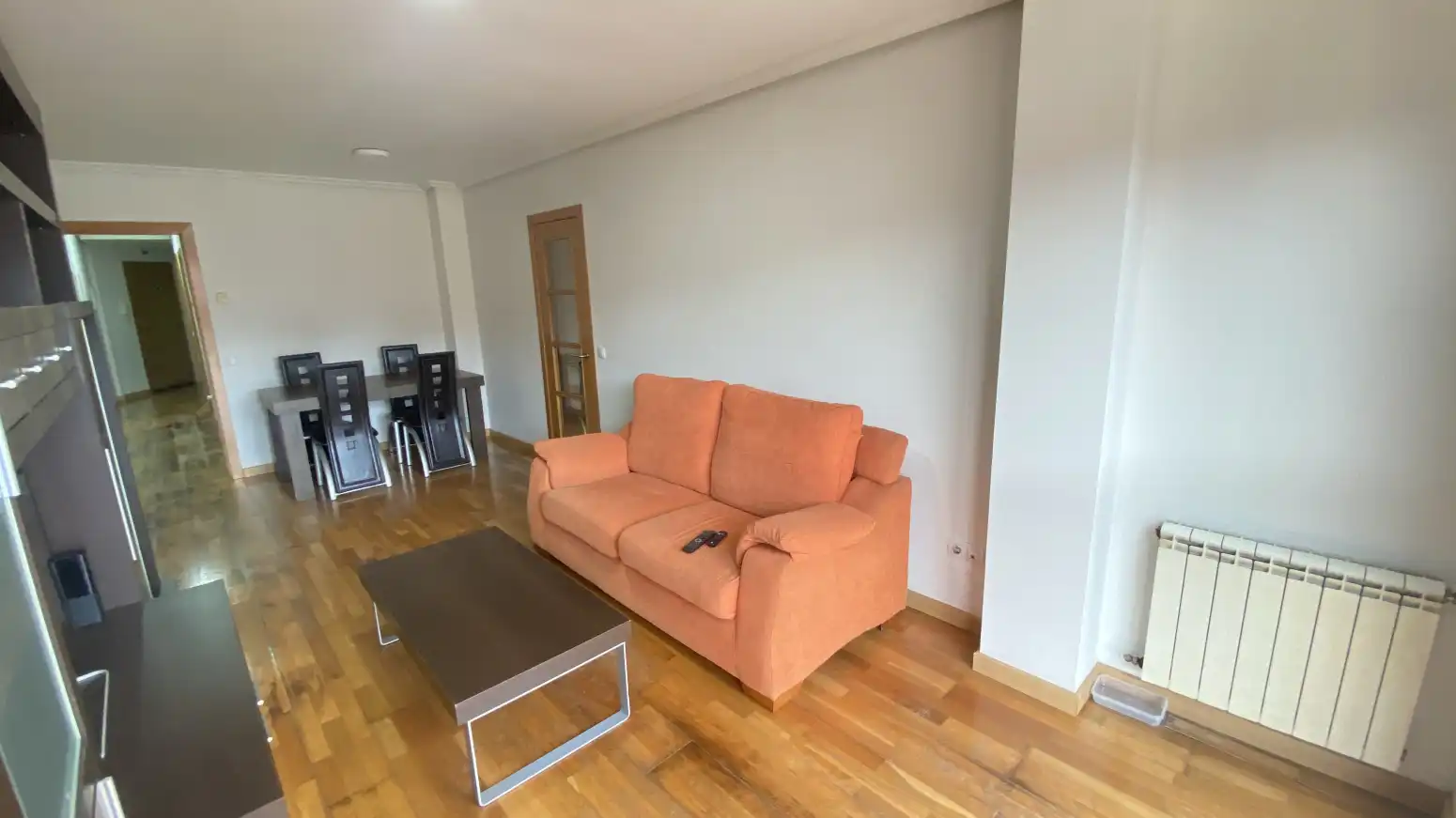Wohnzimmer von Wohnung zum Verkauf in Los Corrales de Buelna  mit Heizung, Parkett und Möbliert