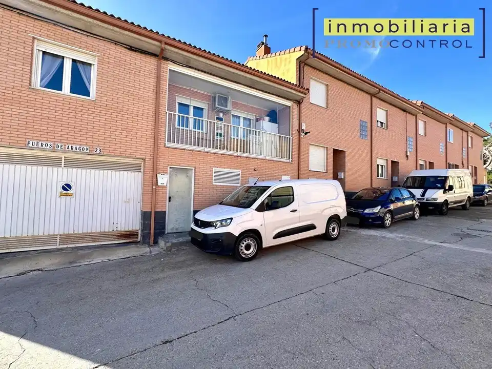 Vista exterior de Casa o chalet en venta en Zuera con Aire acondicionado, Calefacción y Jardín privado