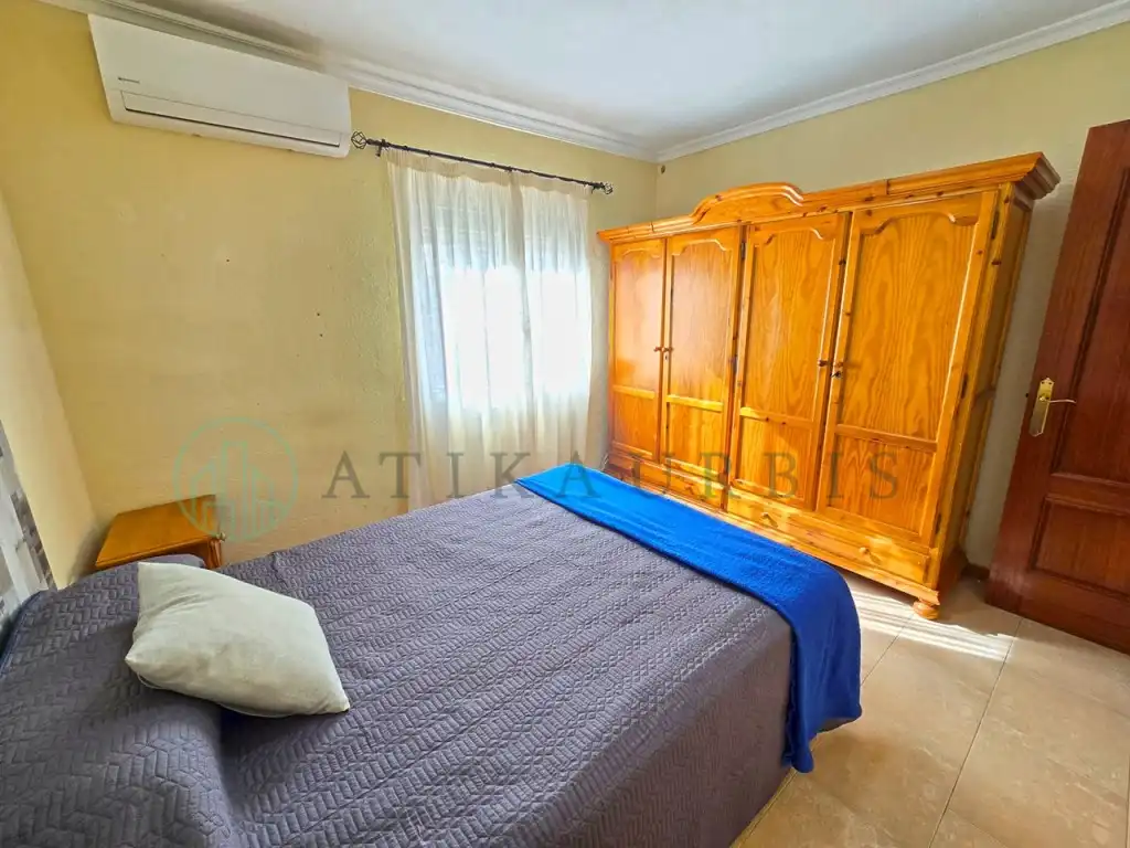 Piso en venta en Calle Manuel Altolaguirre, Girón - Las Delicias