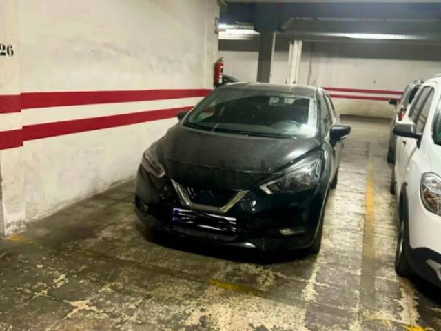 Garaje en Venta en Calle de Francisco Verdú en Altozano - Conde Lumiares