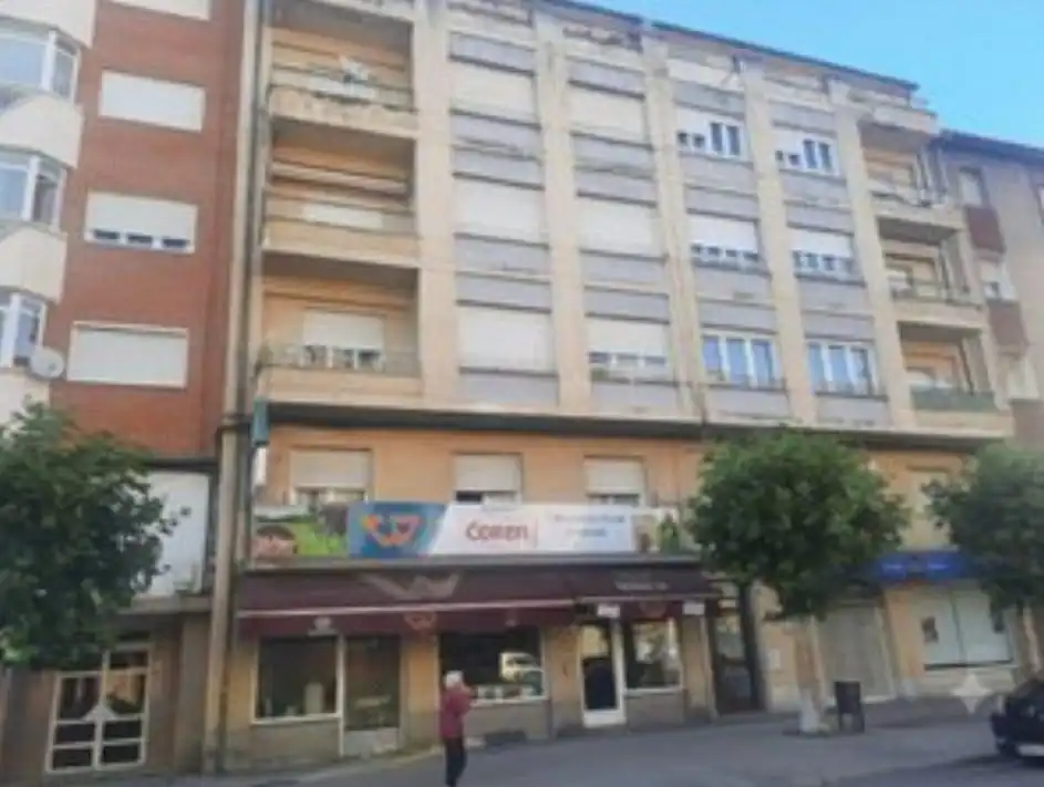 Vista exterior de Pis en venda en Ponferrada amb Terrassa, Moblat i Forn