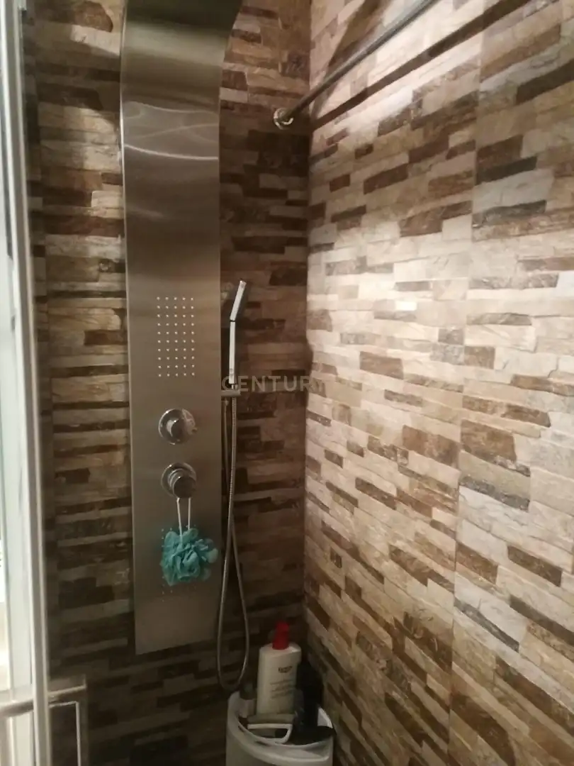 Bathroom of Apartments for rent in Madrid  with Air Conditioner, Storage room and Sauna