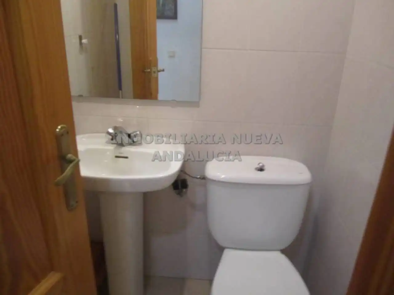 Bany de Pis de lloguer en Almería amb Aire condicionat i Moblat