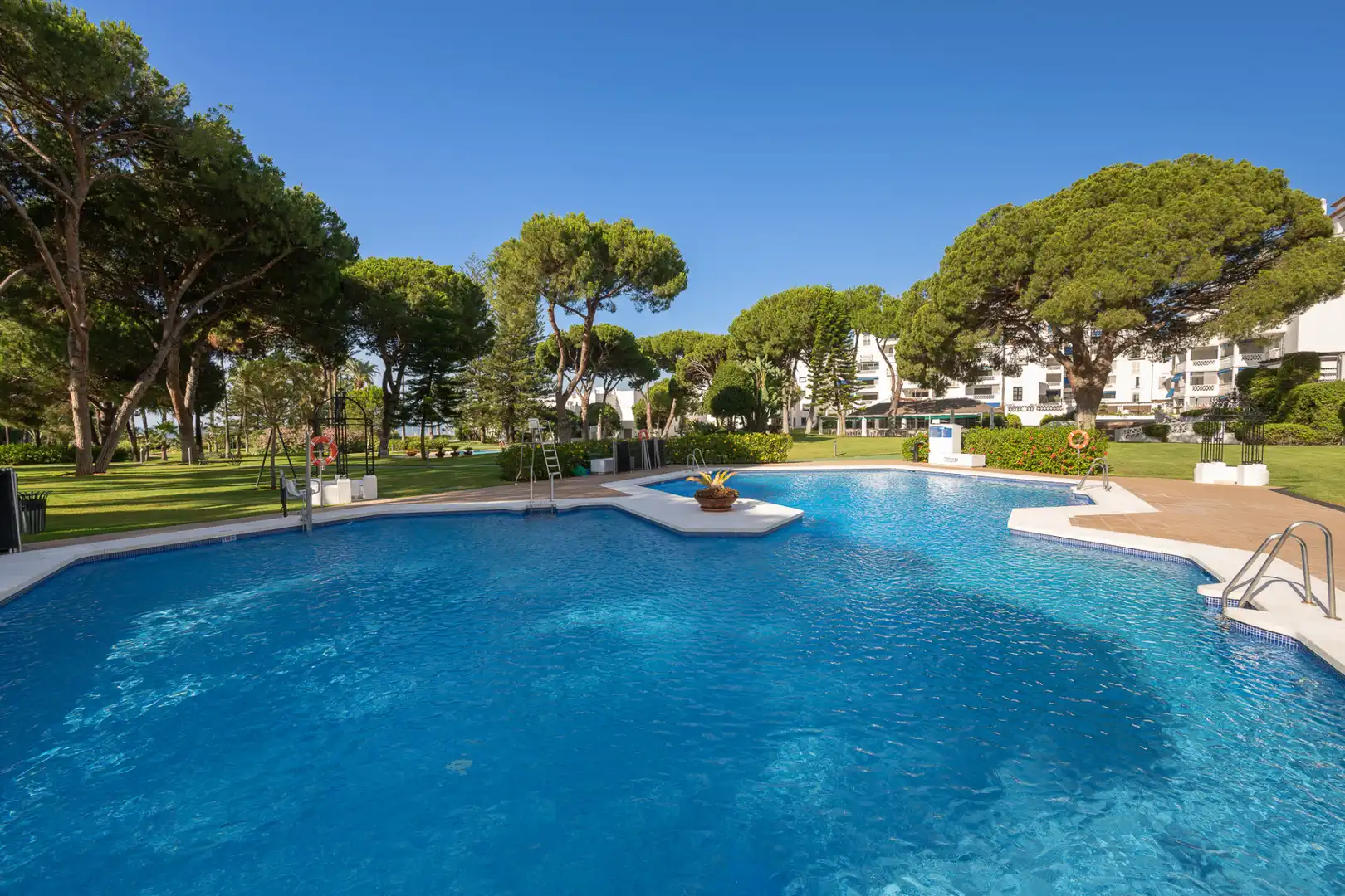 Apartament amb piscina en venda a Nueva Andalucía, imagen 36