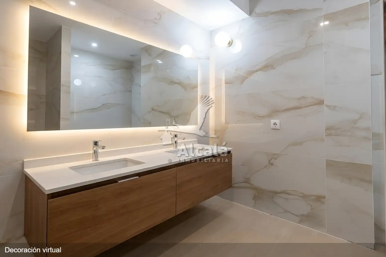 Baño de Local en venta en Alcalá de Henares con Aire acondicionado