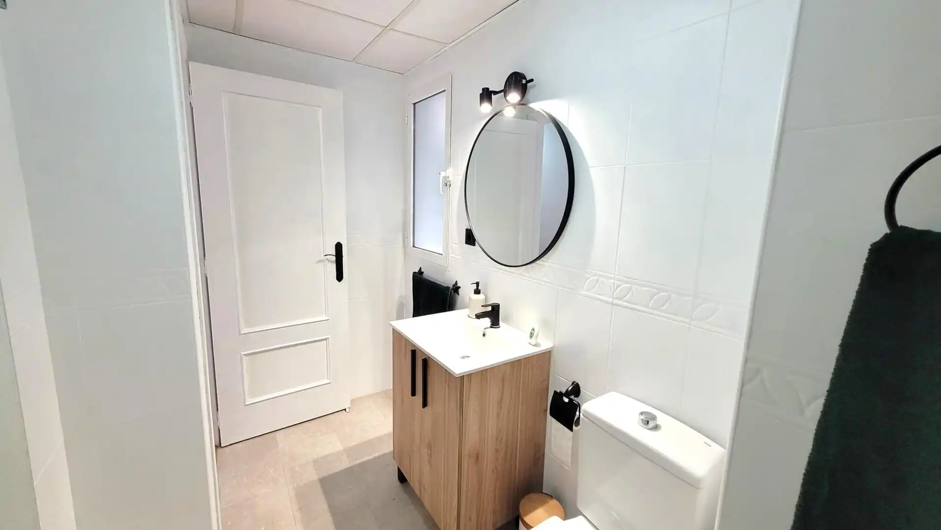 Bathroom of Flat for sale in Murcia  with Air Conditioner, Heating and Storage room