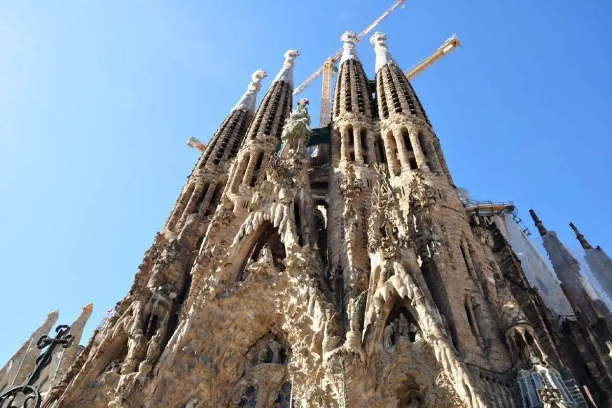 Vista exterior de Edifici en venda en Barcelona
