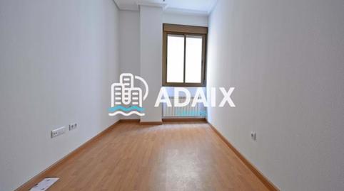 Foto 4 de Oficina de alquiler en C. Parras, Casco Antiguo, Cáceres Capital