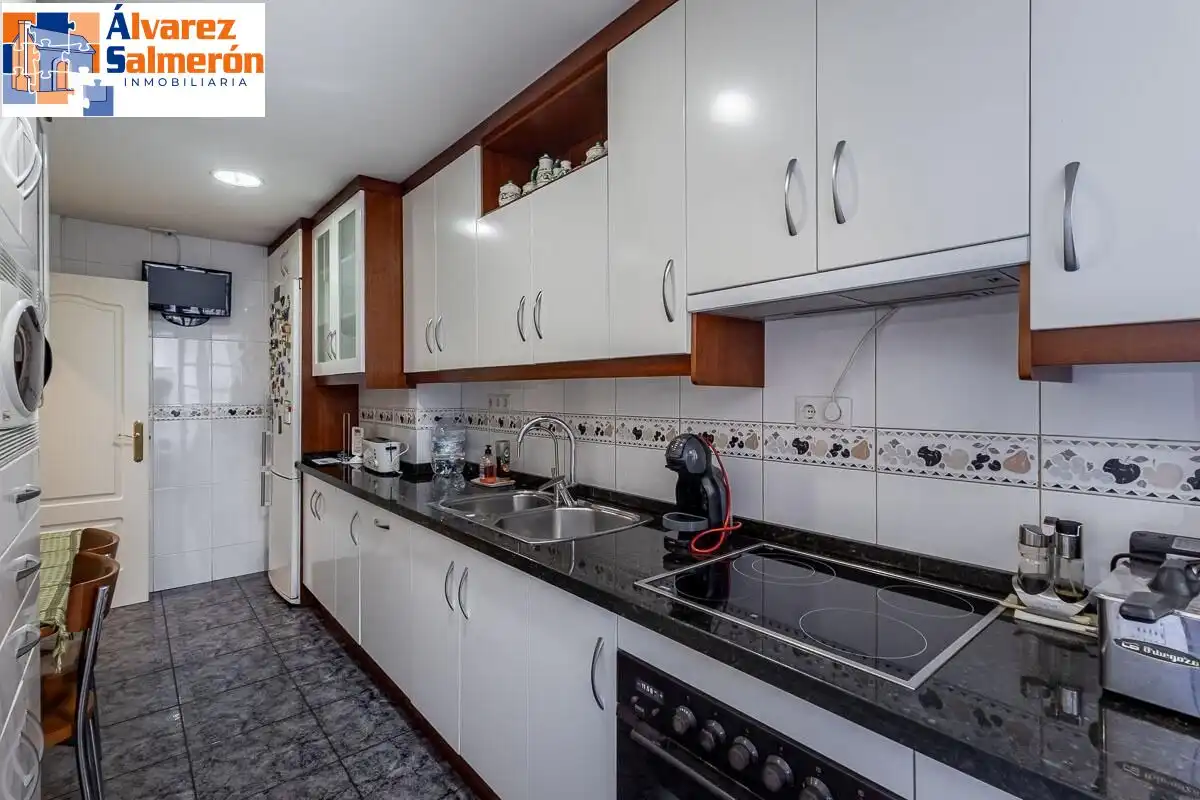 Piso con ascensor en venta en Genil, imagen 9