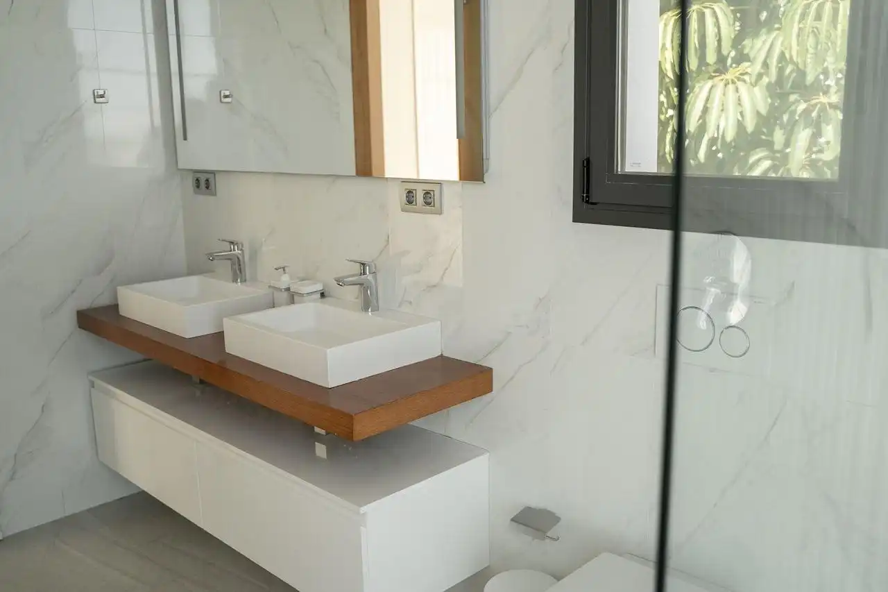 Villa con terrazza in vendita a Golf Bahía, imagen 27