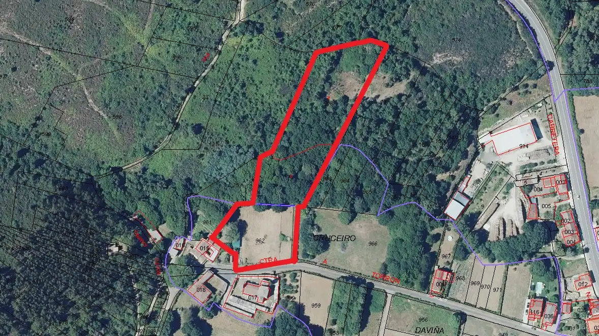 Rustikales Grundstück zum Verkauf in Boborás