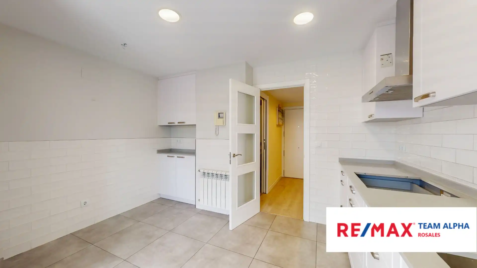 Cuina de Casa o xalet en venda en Madrid amb Calefacció, Jardí privat i Parquet