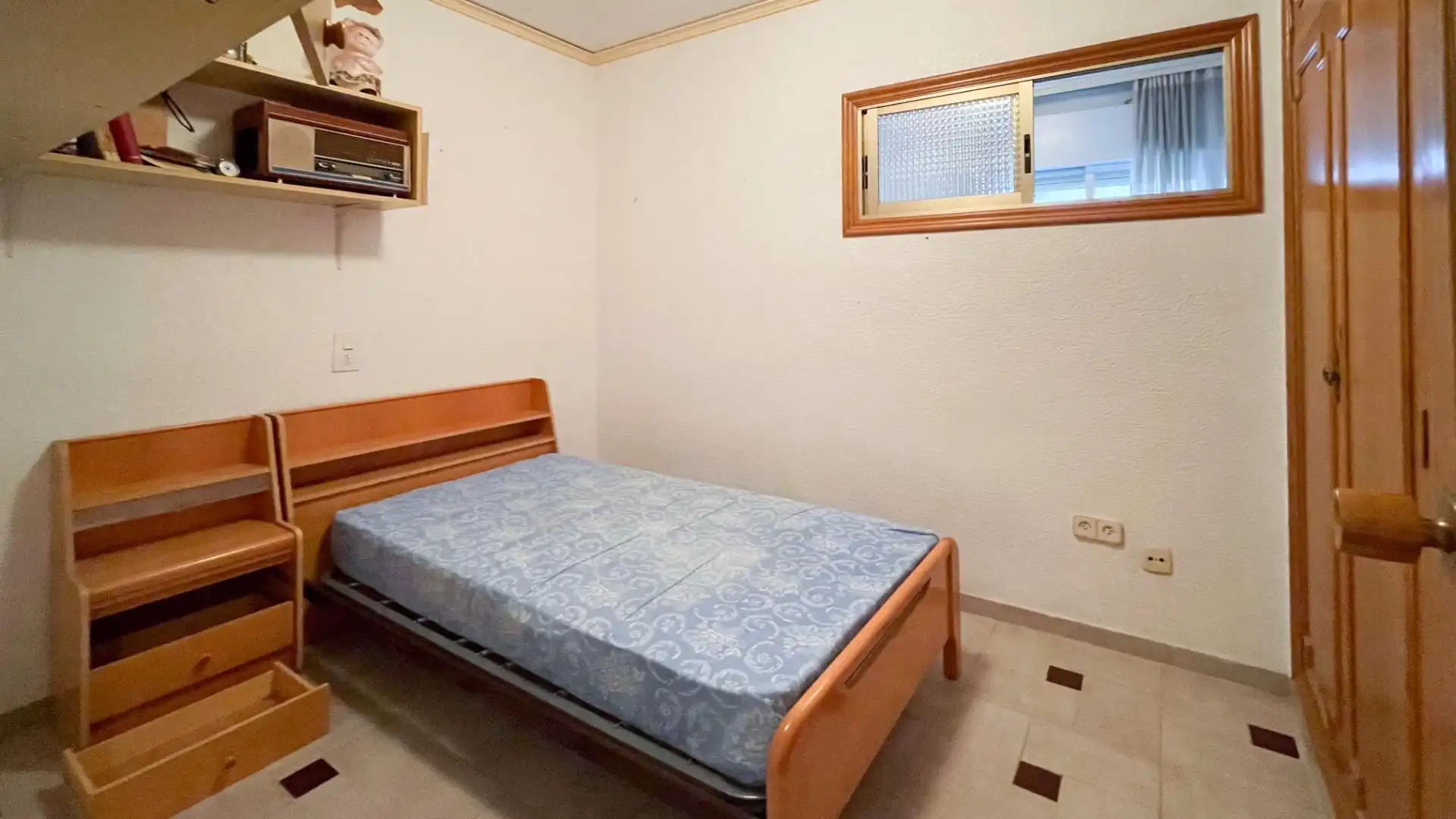 Habitación de Ático en venta en Benidorm con Aire acondicionado, Terraza y Trastero