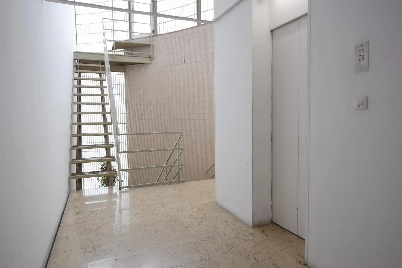 Office space with lift to rent in Calle La Rambla, imagen 10