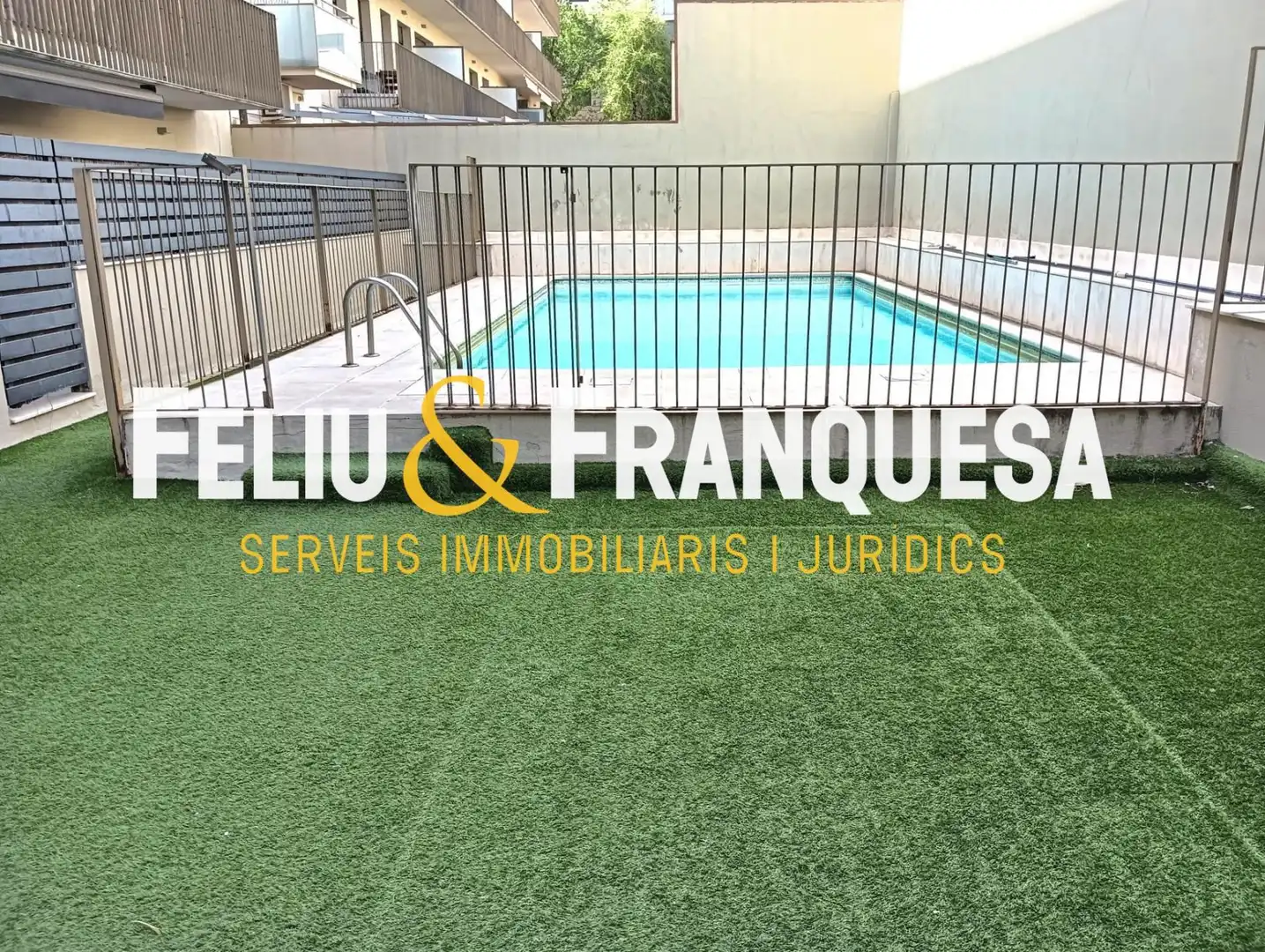 Terraza de Piso en venta en Sabadell con Calefacción, Piscina y Amueblado