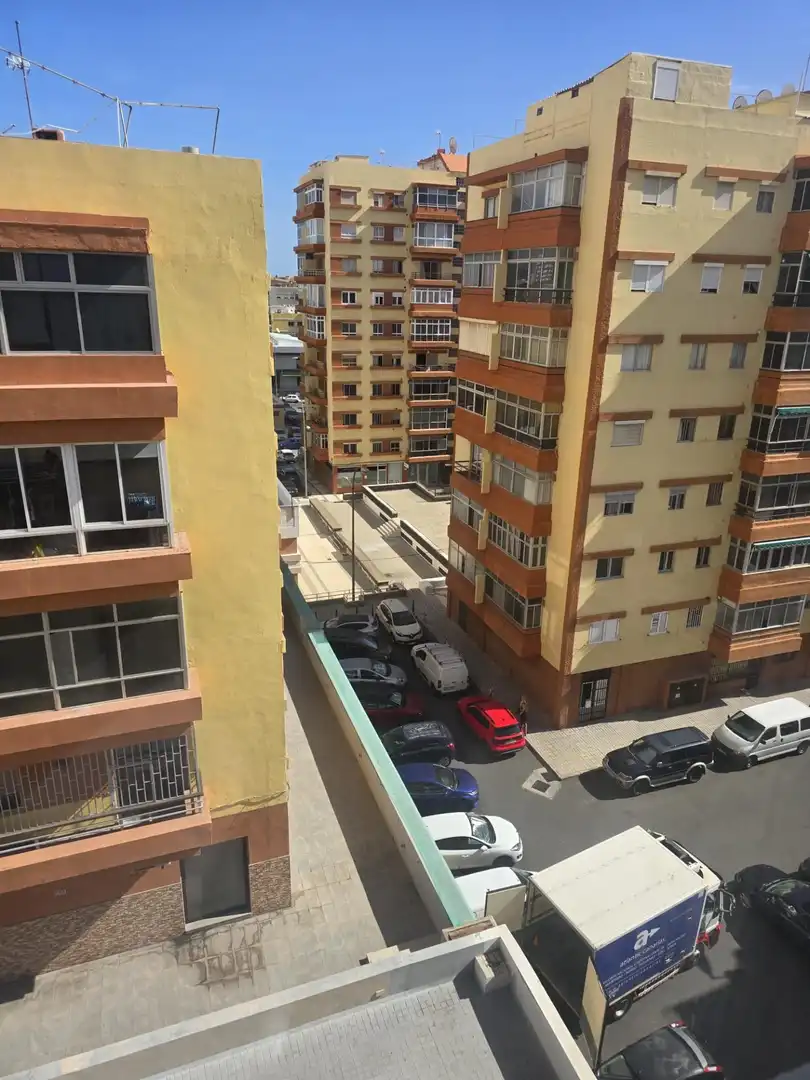 Vista exterior de Pis en venda en Las Palmas de Gran Canaria amb Traster