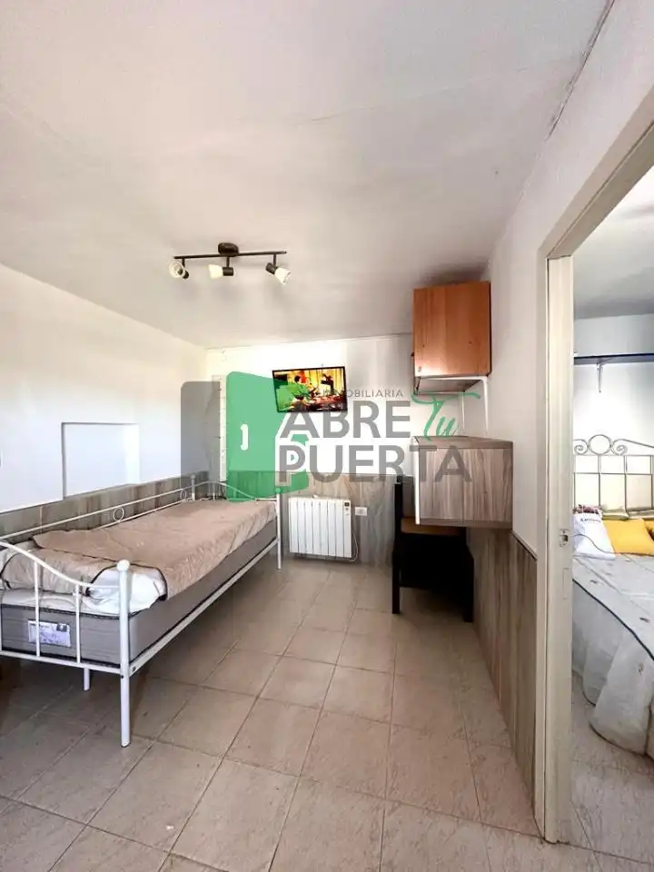 Habitación de Casa o chalet en venta en Ourense Capital  con Calefacción, Jardín privado y Amueblado