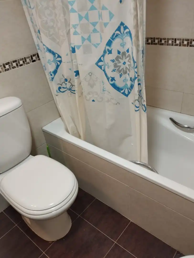 Baño de Piso de alquiler en Segorbe con Amueblado, Lavadora y Microondas