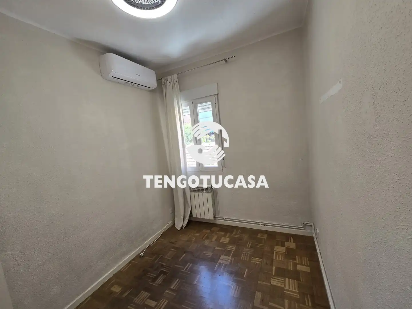 Bedroom of Flat for sale in Madrid  with Air Conditioner, Heating and Parquet flooring
