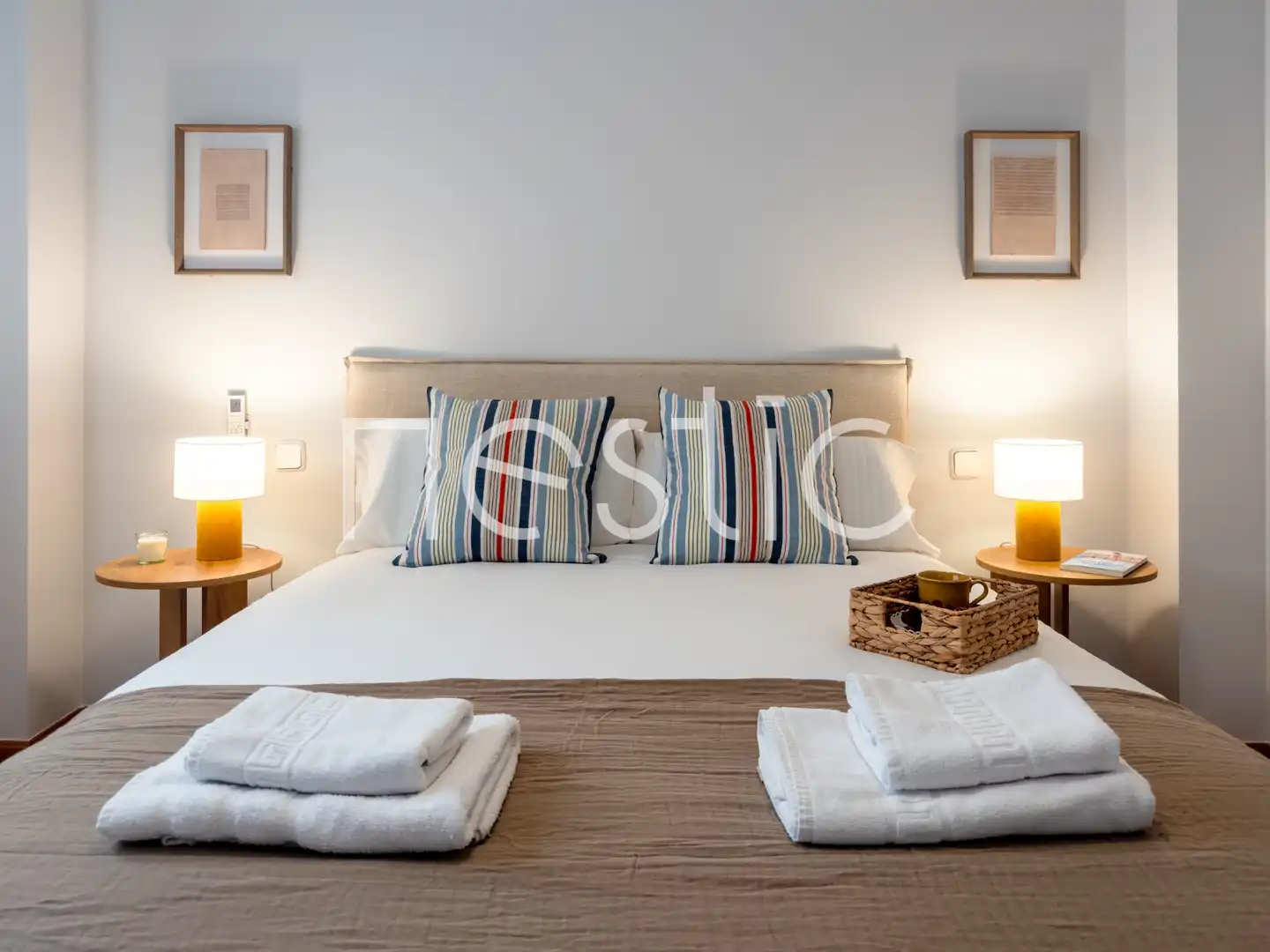 Dormitori de Apartament de lloguer en Madrid amb Aire condicionat, Calefacció i Moblat
