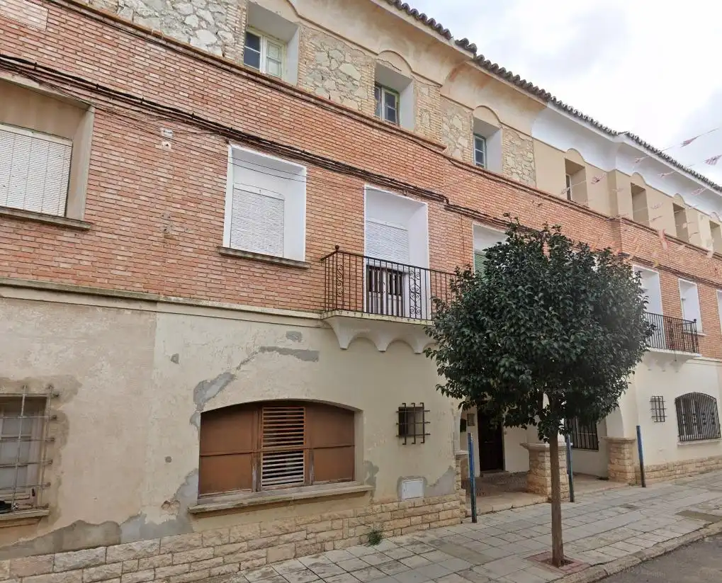 Casa con terraza en venta en Calle CONSTITUCION ESPAÑOLA