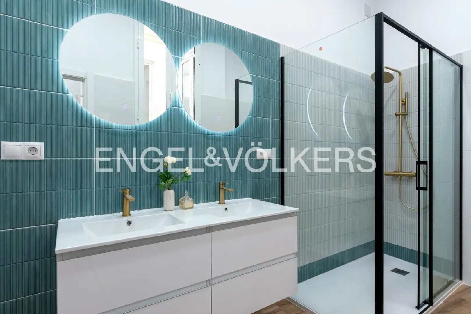 Bathroom of Flat for sale in Sevilla  with Air Conditioner, Heating and Balcony