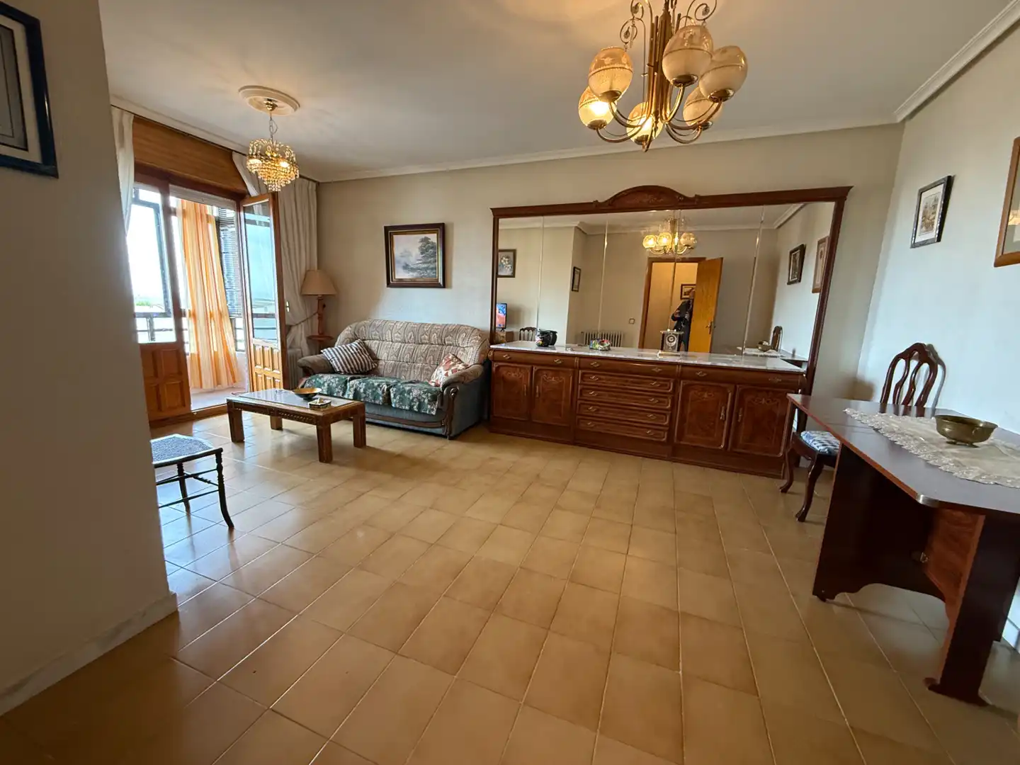 Living room of Flat for sale in Carpio  with Heating, Terrace and Storage room