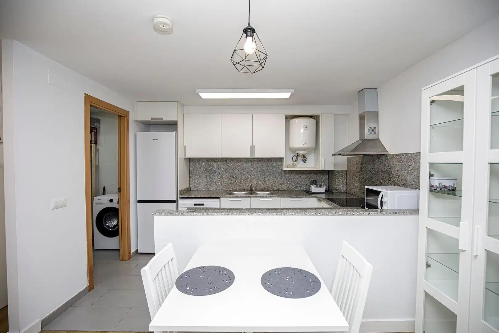 Cuina de Apartament de lloguer en Girona amb Parquet