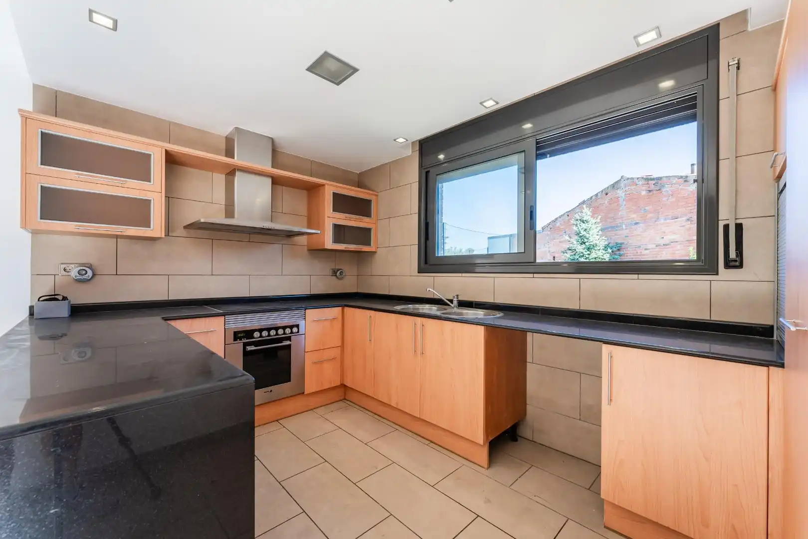 House with garden for sale in Anselm Clave (Calle) 10, imagen 13