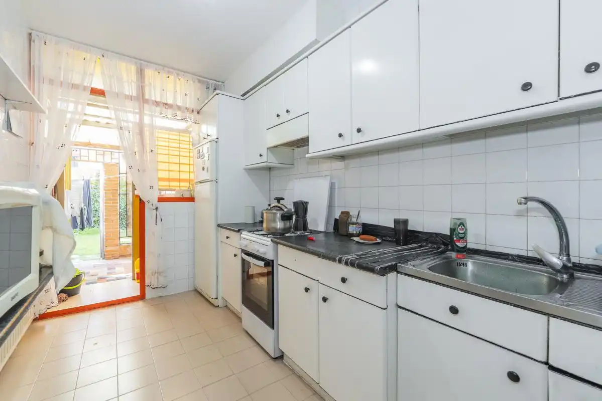 Kitchen of Duplexes for sale in Madrid  with Heating, Private garden and Terrace